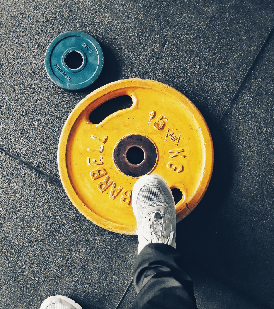 O Seguro de Acidentes Pessoais para Ginásios e Clubes Desportivos é obrigatório por lei e garante a proteção de atletas, sócios e participantes em caso de acidente durante a prática desportiva.  Seja numa aula de grupo, numa sessão de musculação ou numa competição organizada, este seguro assegura as despesas médicas, hospitalares e indemnizações por morte ou invalidez.  Uma solução essencial para ginásios, associações recreativas e clubes, que cumpre a legislação em vigor e transmite maior confiança a todos